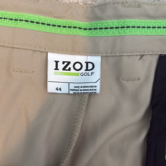NWOT Men’s IZOD 44 waist khaki golf shorts. - Picture 4 of 5